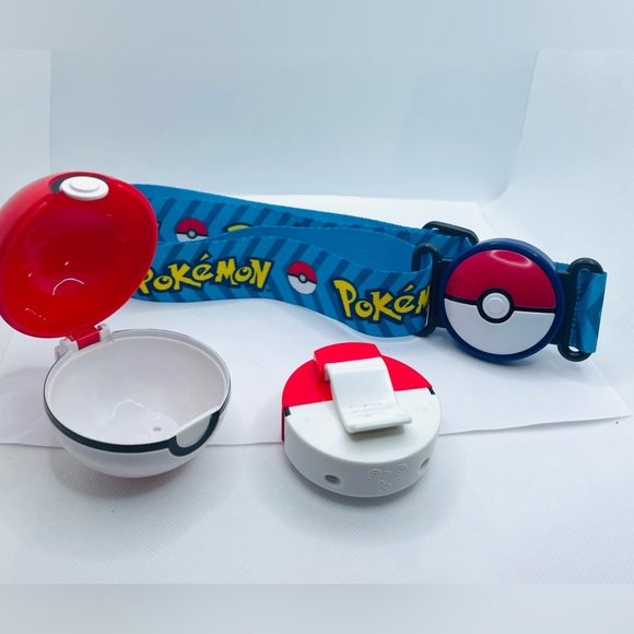Nintendo Pokemon 2018 Adjustable Belt Clip & 2015 Carry Poké Ball Trainer Ball - Picture 5 of 5